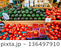 野菜売り場 136497910
