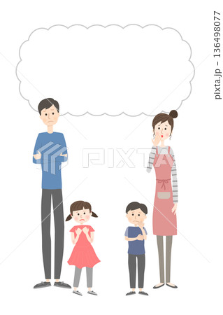 不安そうに考えている家族 不安そうに考えている家族 136498077