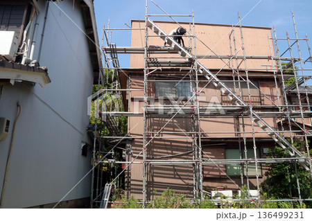 建築足場外壁張替え板金ブリキ塗装工事 建築足場外壁張替え板金ブリキ塗装工事 136499231