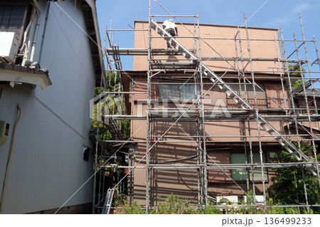 建築足場外壁張替え板金ブリキ塗装工事 建築足場外壁張替え板金ブリキ塗装工事 136499233
