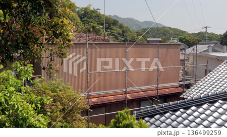 建築足場外壁張替え板金ブリキ塗装工事 建築足場外壁張替え板金ブリキ塗装工事 136499259