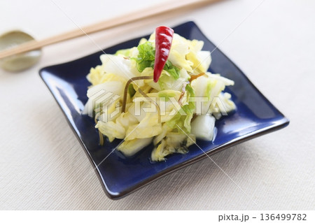 冬野菜を楽しむ！白菜の漬け物 136499782