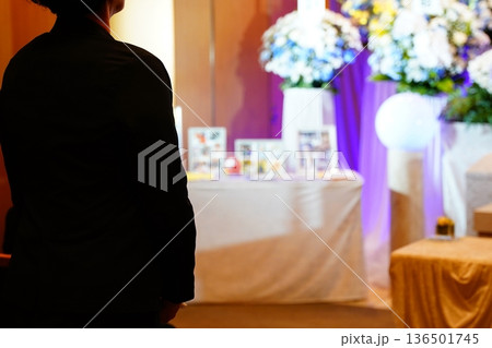 セレモニーレディー 136501745