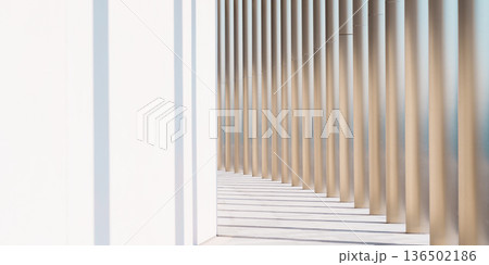 現代建築の柱が連なる回廊 光と影が作るミニマルデザイン 現代建築の柱が連なる回廊 光と影が作るミニマルデザイン 136502186