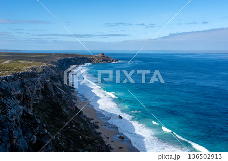 Cliffs near Remarkable Rocks in Flinders Chase National Park, Australia 136502913
