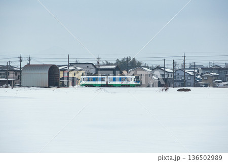 雪の中を走る福武線 雪の中を走る福武線 136502989