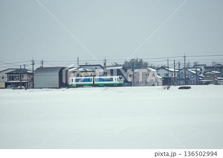 雪の中を走る福武線 雪の中を走る福武線 136502994