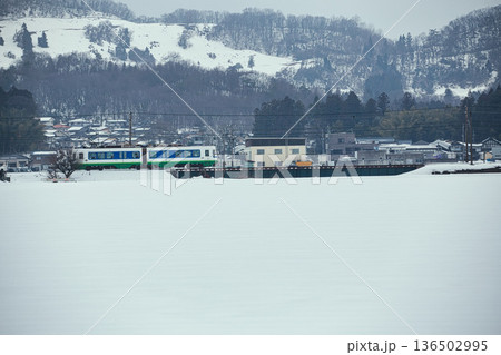 雪の中を走る福武線 雪の中を走る福武線 136502995