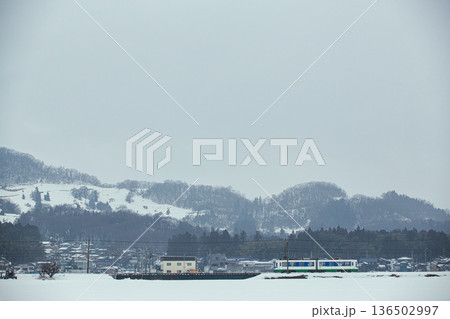 雪の中を走る福武線 雪の中を走る福武線 136502997
