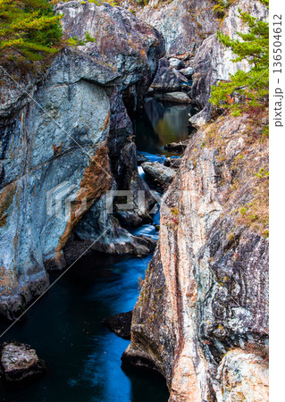【栃木県_龍王峡】駅を降りると其所には黄葉と岩と水の公園 龍王峡 【栃木県_龍王峡】駅を降りると其所には黄葉と岩と水の公園 龍王峡 136504612
