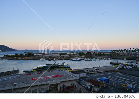 熱海海岸の夕景 熱海海岸の夕景 136504676