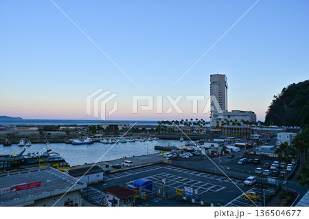 熱海海岸の夕景 熱海海岸の夕景 136504677