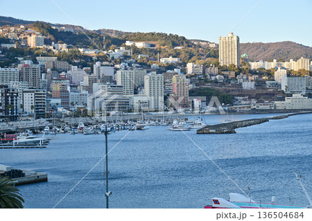 熱海海岸の夕景 136504684