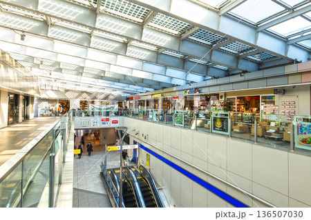 下北沢駅　シモキタエキウエ 136507030