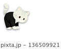ビジネス猫キャラクターシリーズ｜お辞儀・謝罪・挨拶イメージ（白背景・コピースペースあり） 136509921