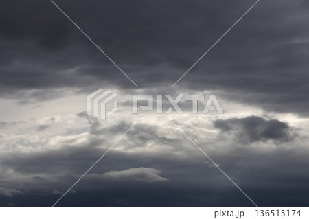 曇り空 136513174