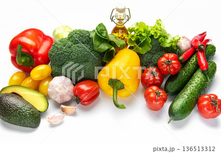 Fresh vegetables and olive oil for healthy eating 136513312