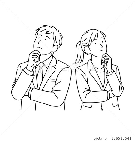 腕組みをして考えるビジネスパーソン　男女 136513541