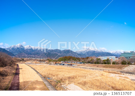 菰野大橋から眺める御在所岳《三重県 菰野町》 136513707