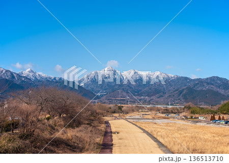菰野大橋から眺める御在所岳《三重県 菰野町》 136513710