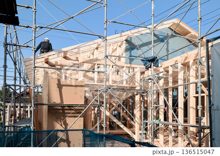 住宅イメージ 建築中の木造平屋住宅 住宅イメージ 建築中の木造平屋住宅 136515047