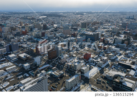 北海道帯広市の冬の市街地俯瞰風景 北海道帯広市の冬の市街地俯瞰風景 136515294