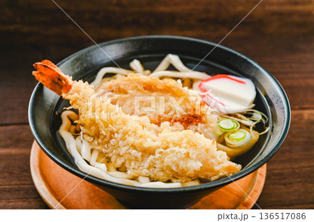 海老とれんこん天うどん 海老とれんこん天うどん 136517086