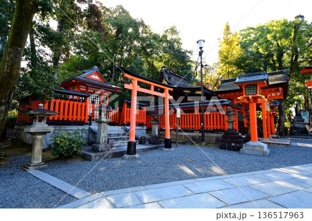 京都府　伏見稲荷大社　玉山稲荷社 ＆ 供物所 京都市伏見区深草藪之内町 136517963