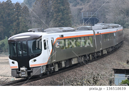 高山本線 HC85系 ひだ3号 136518639