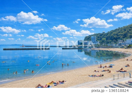 ビーチと青空 熱海 ビーチと青空 熱海 136518824