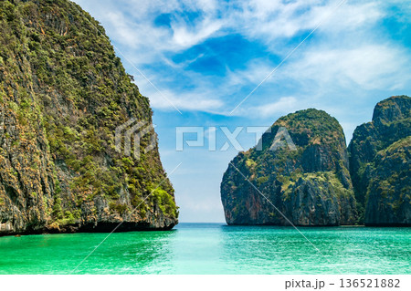 Maya Bay Rocks Phi Phi Le Maya Bay Rocks Phi Phi Le 136521882