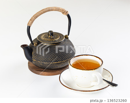 Black tea pot kettle for beverage 136523260