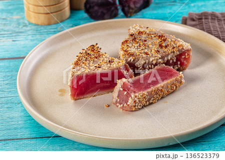 Tuna tataki with sesame seeds Tuna tataki with sesame seeds 136523379