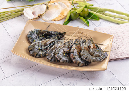 Raw wild frsh Tiger prawn Raw wild frsh Tiger prawn 136523396