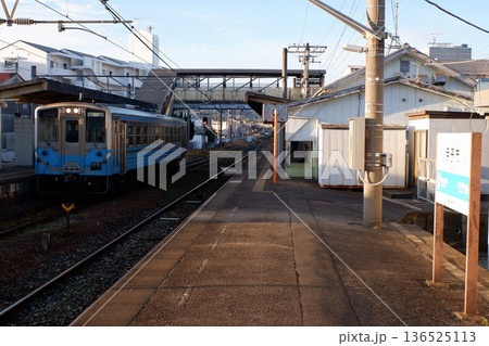愛媛県　伊予市駅 136525113