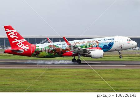 エアアジア航空A320着陸 エアアジア航空A320着陸 136526143