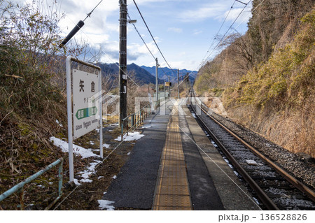 JR吾妻線　矢倉駅　群馬県東吾妻町 136528826