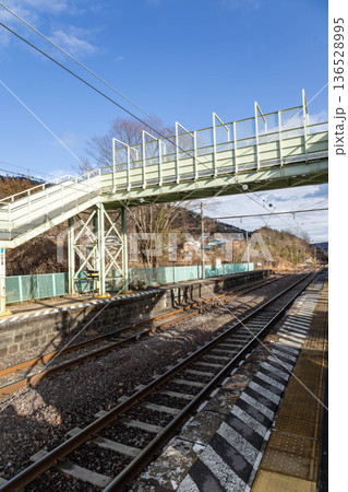 岩島駅の跨線橋 群馬県東吾妻町 岩島駅の跨線橋 群馬県東吾妻町 136528995