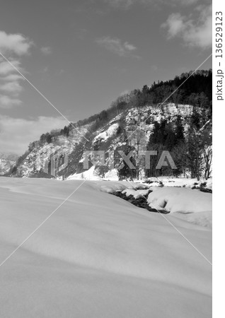冬の雪景色 冬の雪景色 136529123
