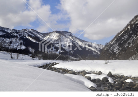 冬の雪景色 136529133