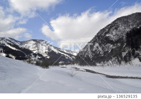 冬の雪景色 136529135