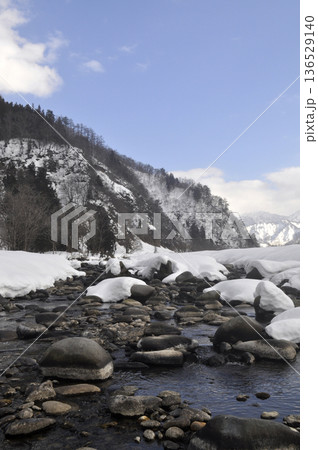 冬の雪景色 冬の雪景色 136529140