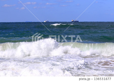 青い海と空 136531877