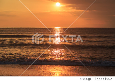 横須賀　秋谷海岸夕景 136531902