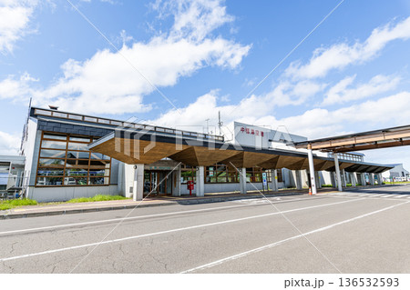 北海道中標津町　晴天の中標津空港 136532593