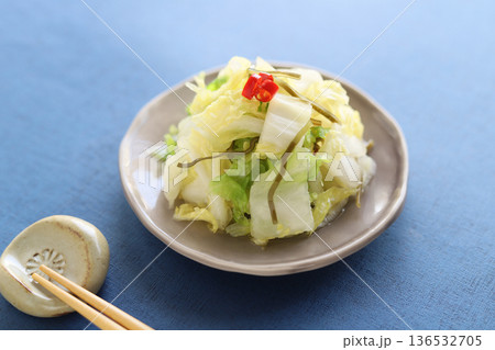 冬野菜を楽しむ！白菜の漬け物 136532705
