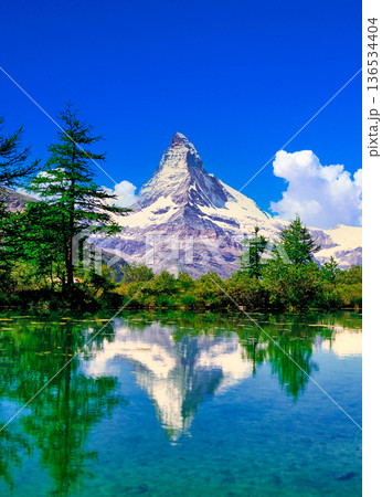 ツェルマット・マッターホルンの絶景 ツェルマット・マッターホルンの絶景 136534404