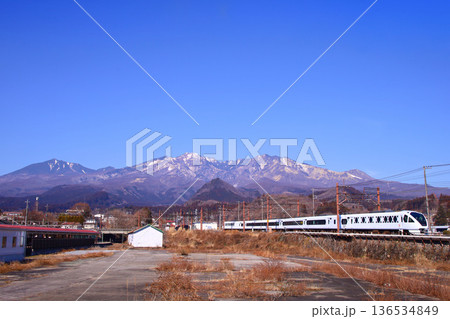 日光市 東武日光駅へ向かうスペーシアⅹ 日光市 東武日光駅へ向かうスペーシアⅹ 136534849