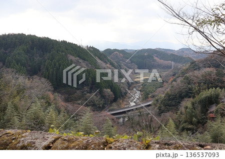 「荒城の月」のモデル・岡城跡からの眺望(大分県竹田市) 「荒城の月」のモデル・岡城跡からの眺望(大分県竹田市) 136537093