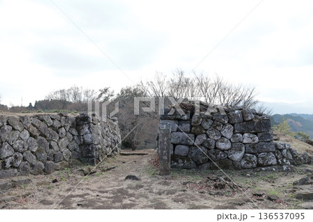 「荒城の月」のモデル・岡城　古大手門跡（大分県竹田市） 136537095